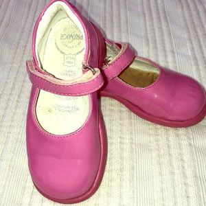 6 Girls Primigi shoes pink patent Velcro MaryJanes